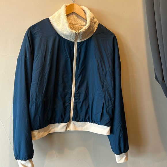 FABLETICS reversible blue and cream Sherpa jacket size Large - Picture 4 of 10